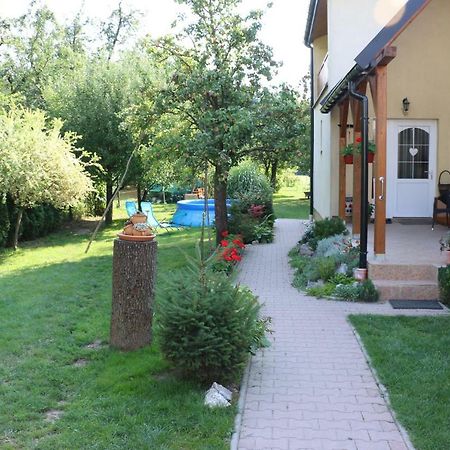 Apartamento Privát Čerenica Belusa Exterior foto