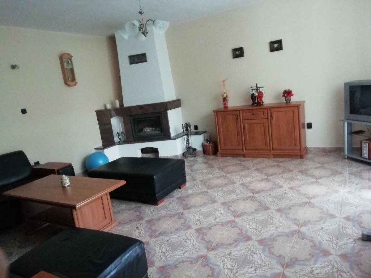 Apartamento Privát Čerenica Belusa Exterior foto